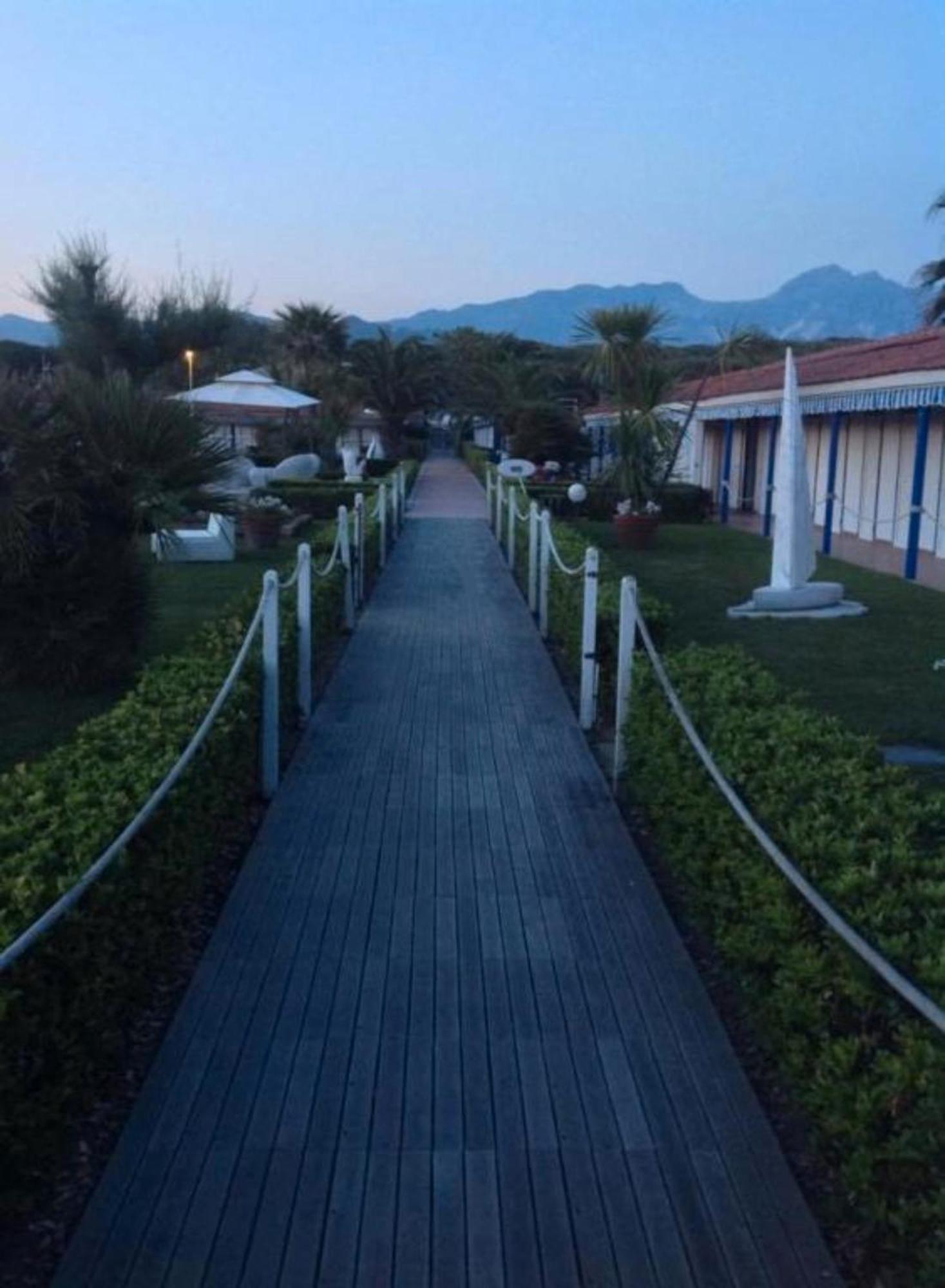 Bed And Breakfast Bagno Venezia Marina Di Carrara Ngoại thất bức ảnh